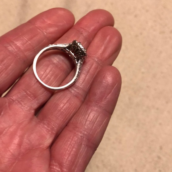 Ring - Picture 3 of 4